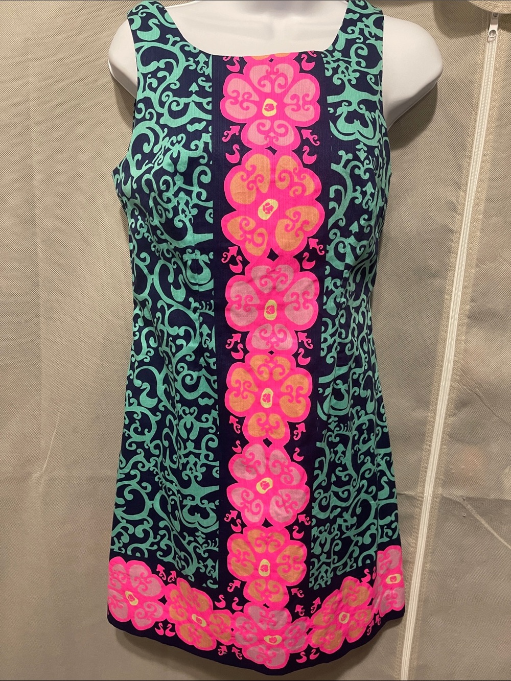 Lilly Pulitzer Delia Shift Dress in the Fountain Hopping pattern